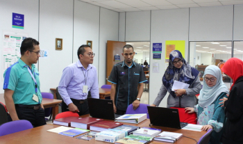 Lawatan Penilaian Akreditasi Penuh Program Doktor Falsafah (Pengurusan Alam Sekitar) Perpustakaan Ump Gambang 10 April 2019