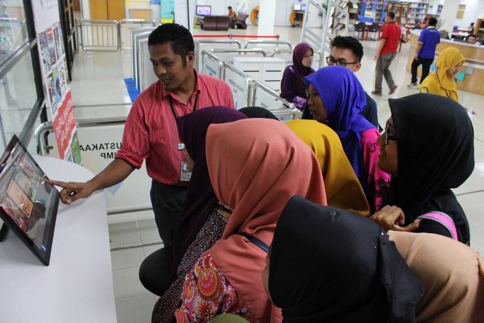 Lawatan Pusat Pra Universiti SMK Zainab ke Perpustakaan UMP Gambang (24 Julai 2017)