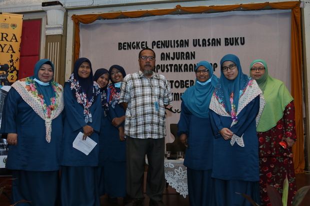 Bengkel Penulisan Ulasan Buku di Hotel Grand Makmur Kuantan