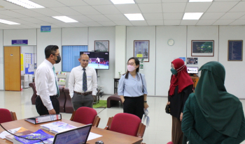 Lawatan persediaan penilaian akreditasi Lembaga Teknologis Malaysia (MBOT) oleh penilai luar untuk program Ijazah Sarjana Muda (Kepujian) applied science in industrial biotechnology