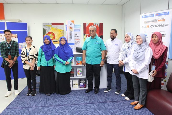 Majlis perasmian Serambi Ilmu Rakyat (S.I.R Corner) di Perpustakaan UMP Gambang