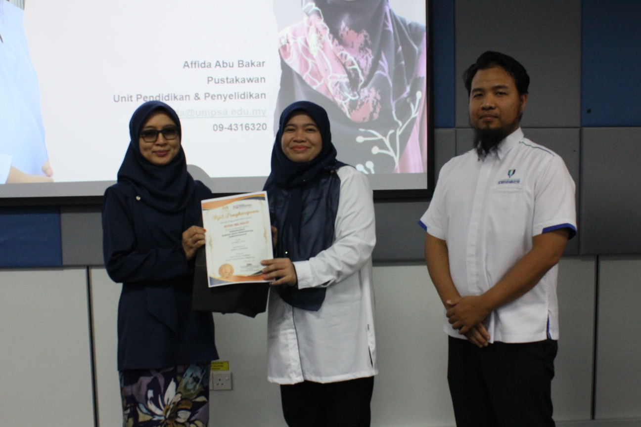 Kursus asas Perpustakaan bersama Kolej Vokasional Temerloh di Perpustakaan UMPSA Gambang