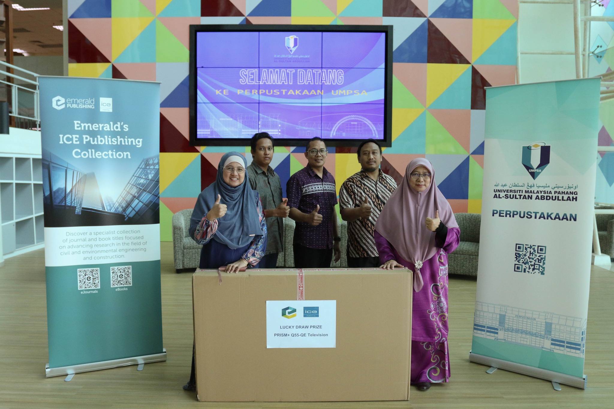 Lucky Draw Prize giving session from Emerald ICE Publishing to UMPSA Library