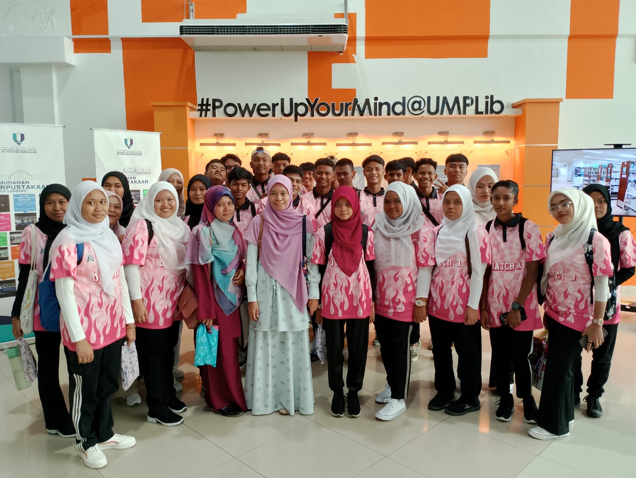 Tour@Library sempena Hari Terbuka UMPSA 2024 daripada pelajar SMK Ubai, SMK Sri Jaya & SMK Seri Damai